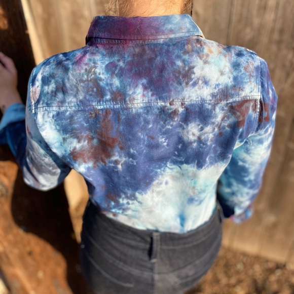 The WaterColour Button down - Picture 4 of 4